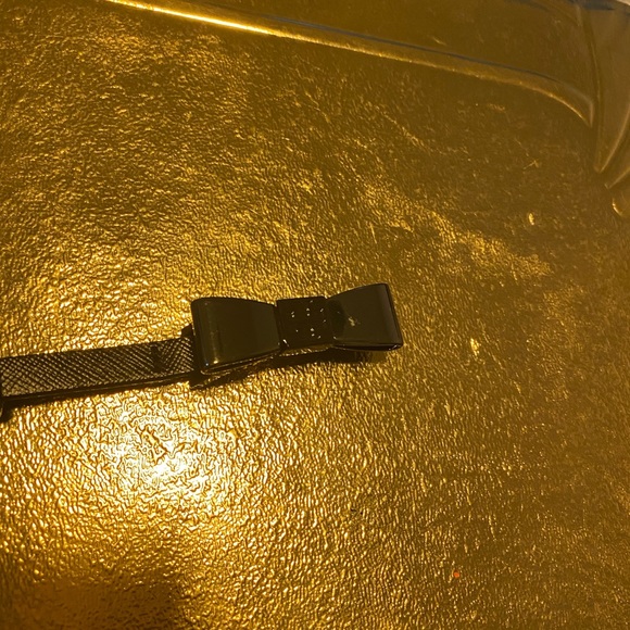 Tory Burch skinny belt. - Picture 2 of 6